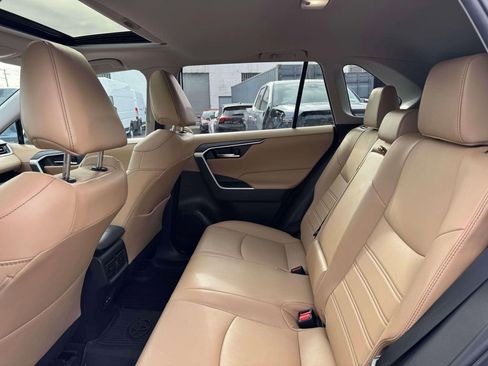 Used 2023 Toyota RAV4 XLE Premium image 11