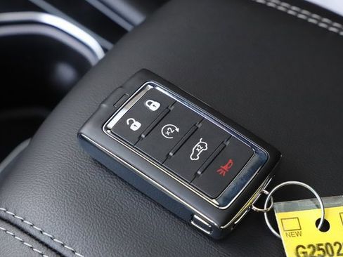 New 2025 Jeep Grand Cherokee 4WD image 29