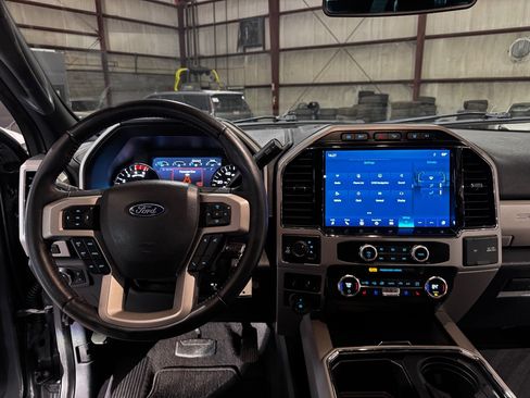 Used 2022 Ford F250 Lariat w/ Chrome Package image 30