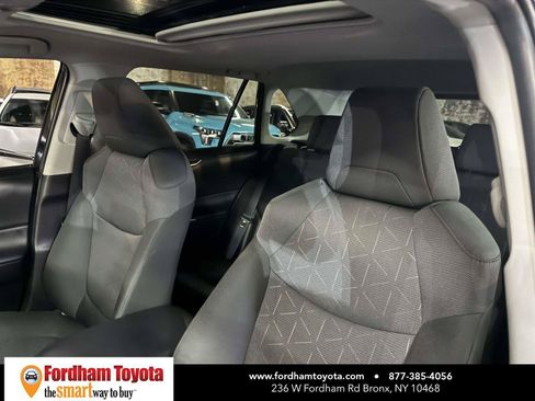 Used 2025 Toyota RAV4 XLE w/ Convenience Package AWD/4WD image 19