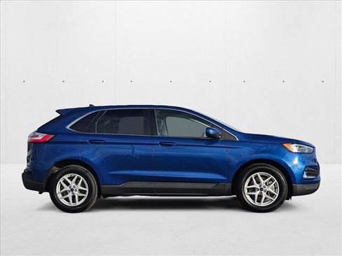 Used 2022 Ford Edge SEL image 4