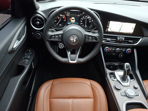 Used 2022 Alfa Romeo Giulia Ti AWD/4WD image 11