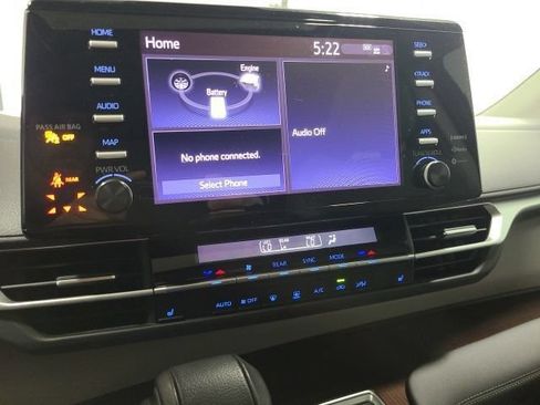 Certified 2024 Toyota Sienna XLE AWD/4WD image 32