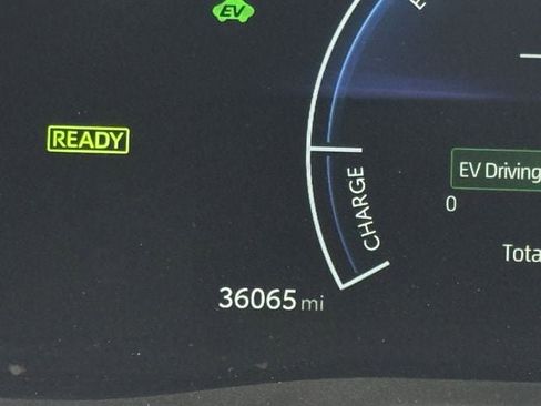 Used 2025 Toyota Camry LE image 16