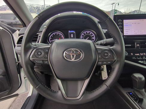 Used 2023 Toyota Camry SE image 18