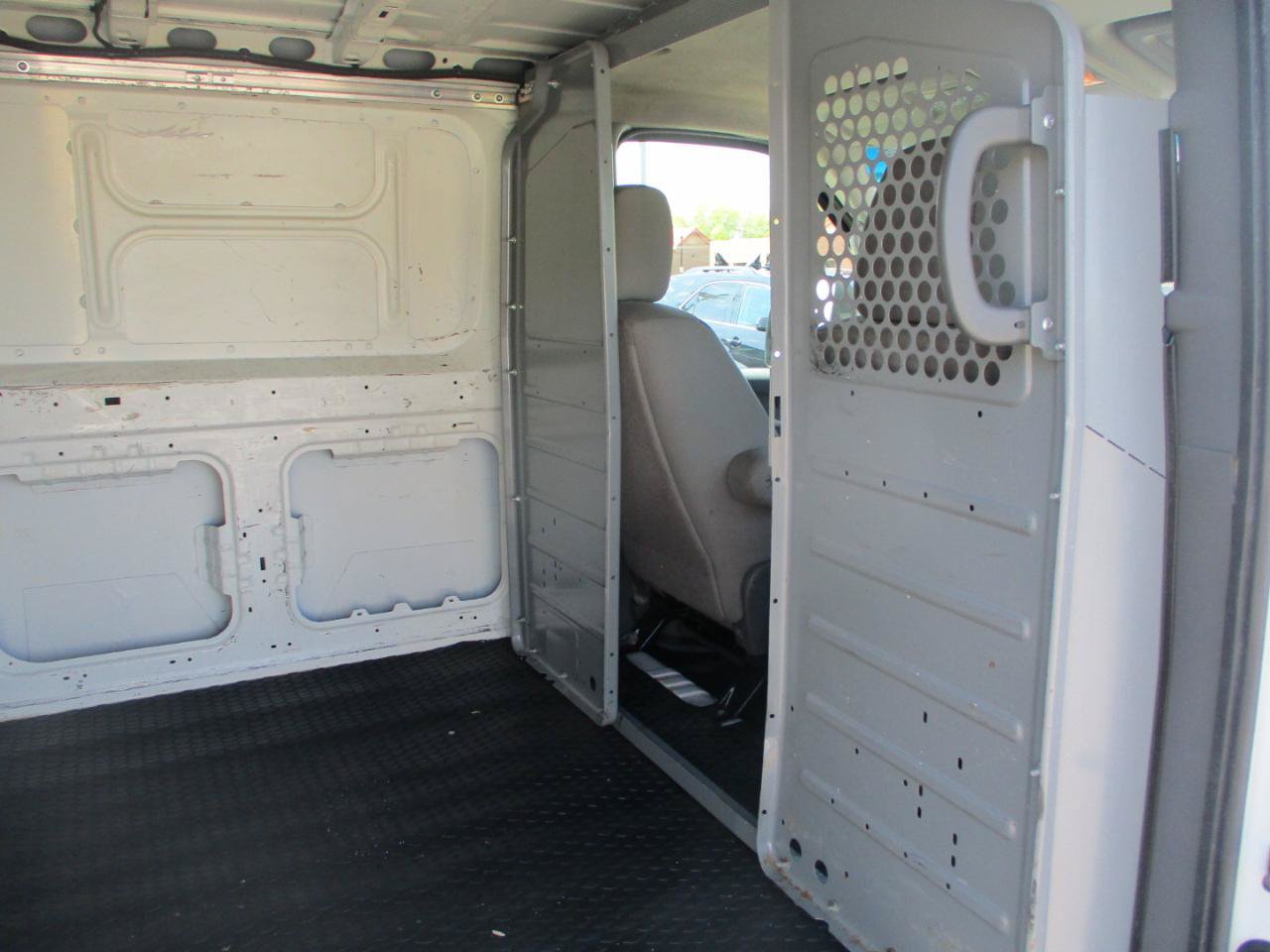 Used 2015 Nissan NV 2500 S w/ Side & Curtain Airbag Package RWD image 10