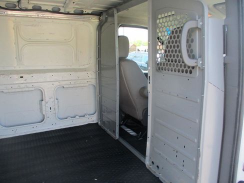 Used 2015 Nissan NV 2500 S w/ Side & Curtain Airbag Package RWD image 10