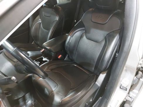 Used 2021 Jeep Cherokee Latitude Lux image 16