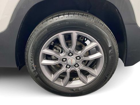Used 2024 GMC Terrain SLT FWD image 7