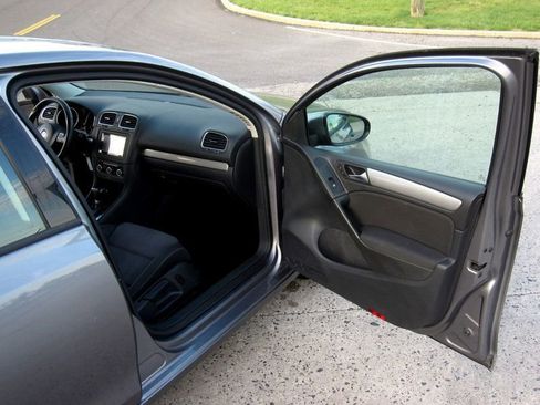 Used 2011 Volkswagen Golf TDI FWD image 23