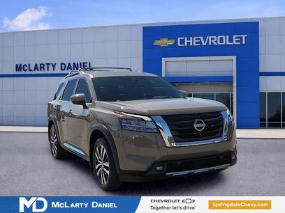 Used 2024 Nissan Pathfinder Platinum w/ Cargo Package