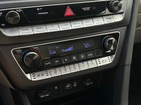 Used 2019 Hyundai Sonata Limited w/ Ultimate Package 04 FWD image 14