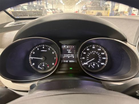 Used 2017 Hyundai Santa Fe SE image 16