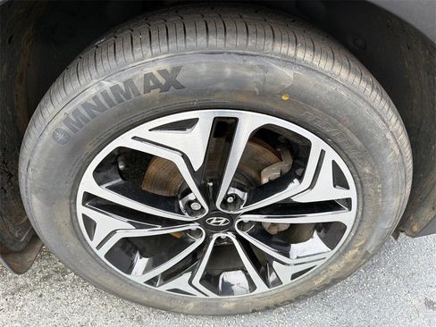 Used 2020 Hyundai Santa Fe Limited image 12