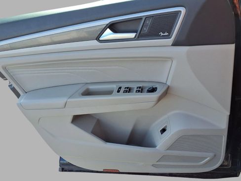 Used 2021 Volkswagen Atlas SEL Premium image 17