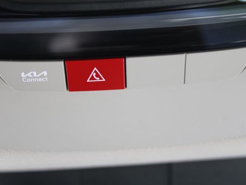 Used 2025 Kia Sorento SX AWD/4WD image 65