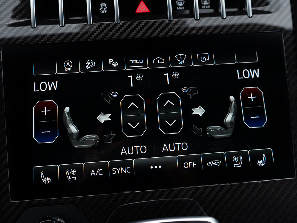 Used 2024 Lamborghini Urus Performante AWD/4WD image 36