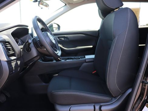 Used 2024 Nissan Rogue S AWD/4WD image 11