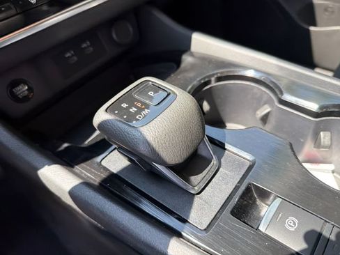 Used 2024 Nissan Rogue S FWD image 24