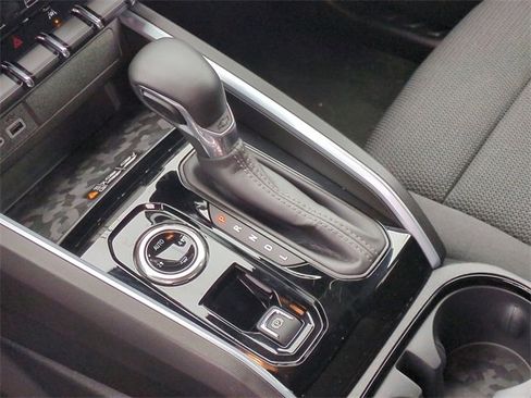 Certified 2024 Chevrolet Colorado LT w/ LT Convenience Package II image 17