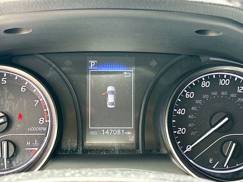 Used 2021 Toyota Camry SE FWD image 10
