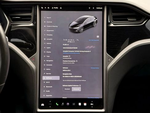 Used 2018 Tesla Model X 75D image 16