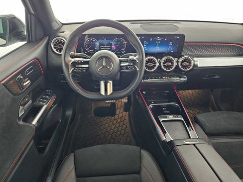 Certified 2025 Mercedes-Benz GLB 250 image 19