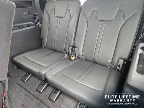 Certified 2025 Kia Sorento S FWD image 29
