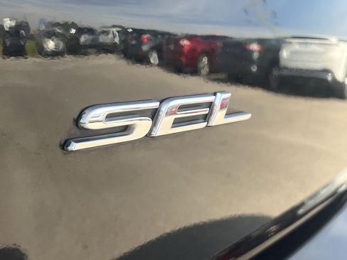 Used 2023 Ford Edge SEL w/ Convenience Package AWD/4WD image 9