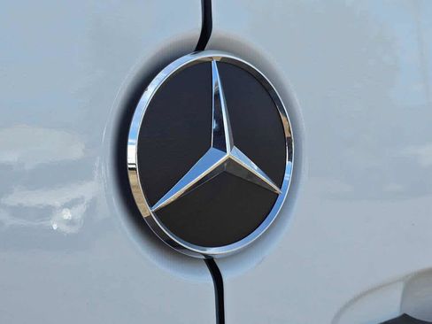 Used 2025 Mercedes-Benz Sprinter 2500 image 20