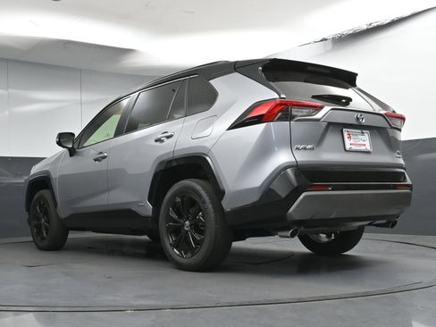 Used 2024 Toyota RAV4 XSE AWD/4WD image 28