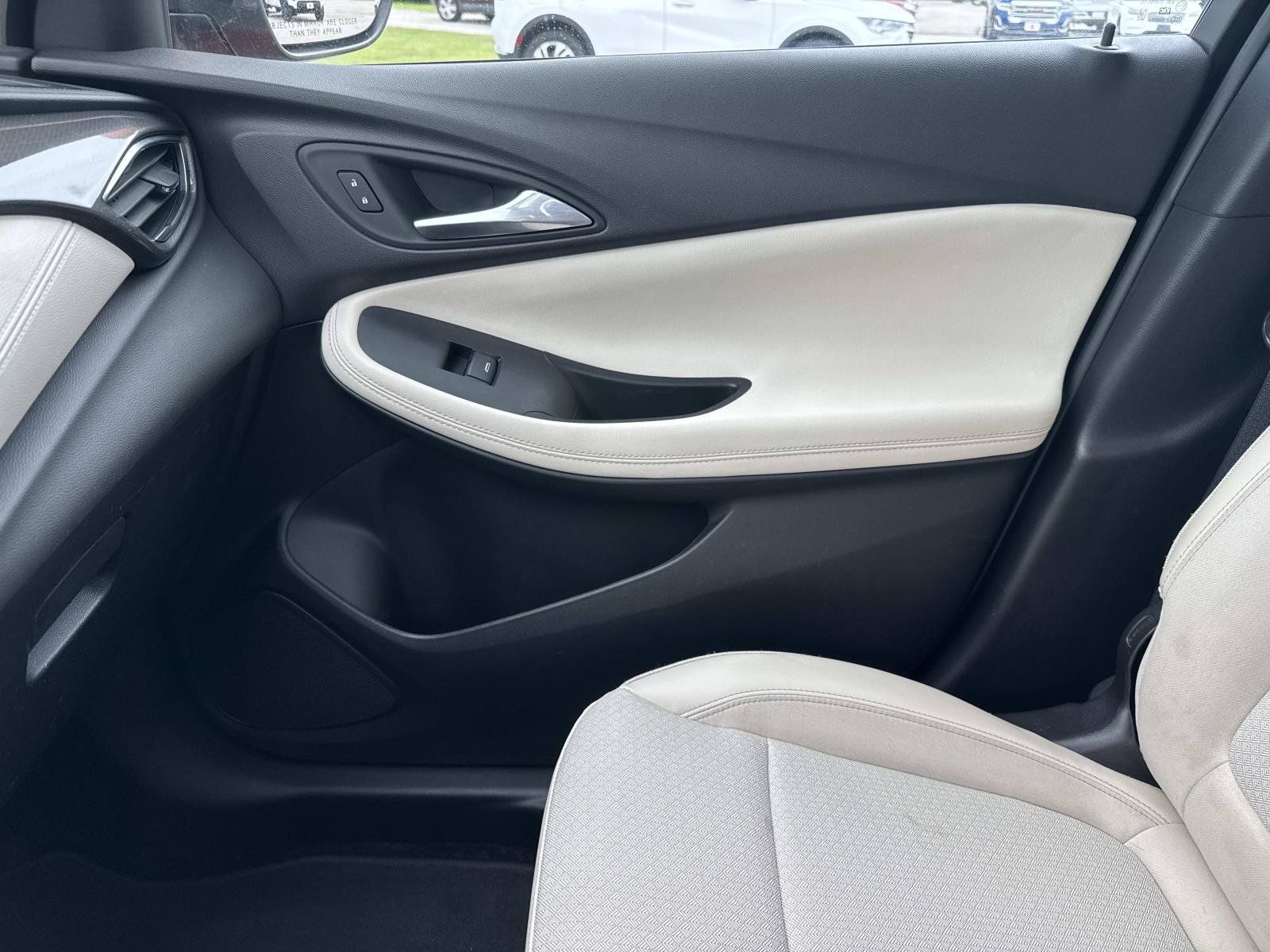 Used 2023 Buick Encore GX Preferred w/ Cold Weather Comfort Package FWD image 25