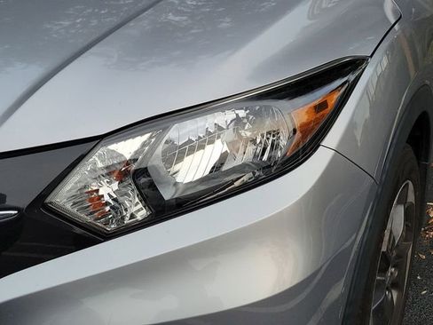 Used 2018 Honda HR-V EX image 2