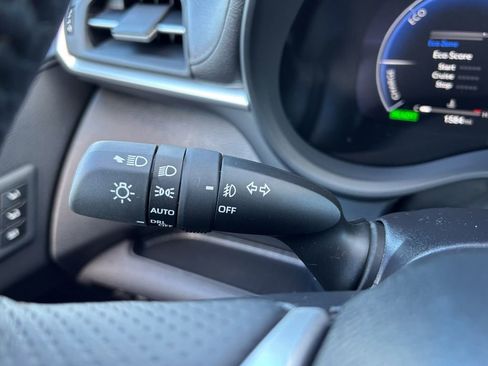 Used 2025 Toyota Sienna Limited image 31