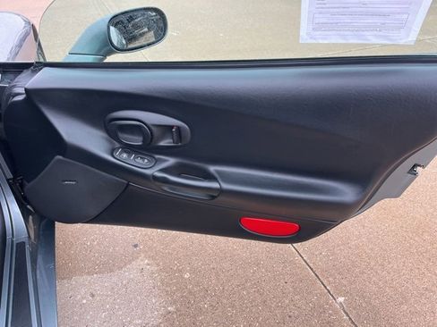 Used 2004 Chevrolet Corvette Coupe w/ Roof Package image 38