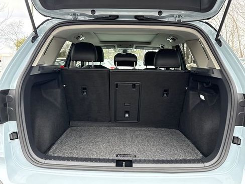 Certified 2025 Volkswagen Taos SE image 27