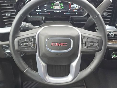 Used 2024 GMC Sierra 1500 SLE image 16