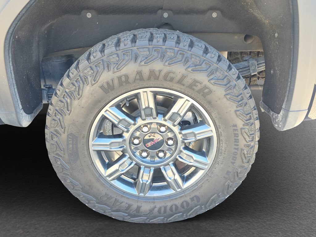 Used 2025 GMC Sierra 1500 AT4X AWD/4WD image 5