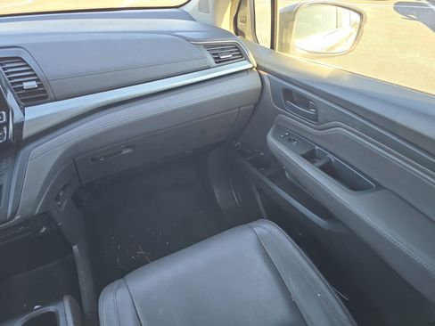 Used 2018 Honda Odyssey Touring image 12
