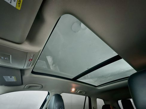 Used 2019 Volkswagen Atlas SEL FWD image 26