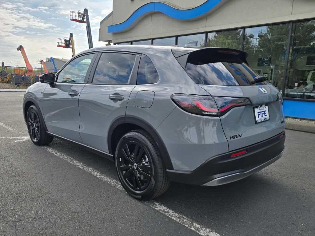 Certified 2027 Honda HR-V Sport image 3