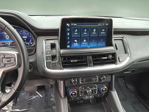 Used 2024 Chevrolet Suburban LT image 10