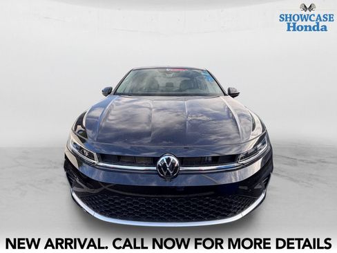 Used 2025 Volkswagen Jetta SE FWD image 7
