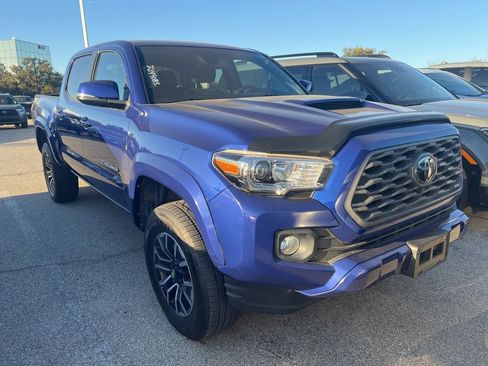 Used 2022 Toyota Tacoma TRD Sport V6 image 3