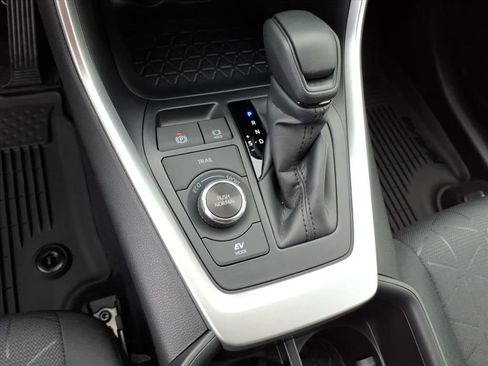 New 2025 Toyota RAV4 XLE image 16