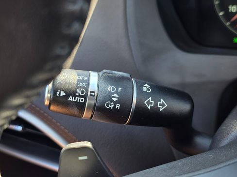 Used 2019 Jaguar F-PACE Portfolio image 38