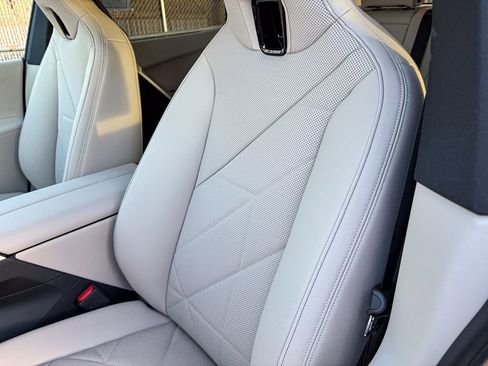 Used 2026 BMW iX xDrive60 image 15