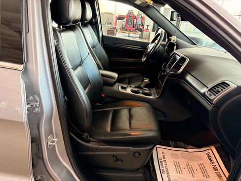 Used 2018 Jeep Grand Cherokee Limited image 21