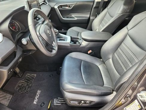 Used 2021 Toyota RAV4 XLE Premium FWD image 12