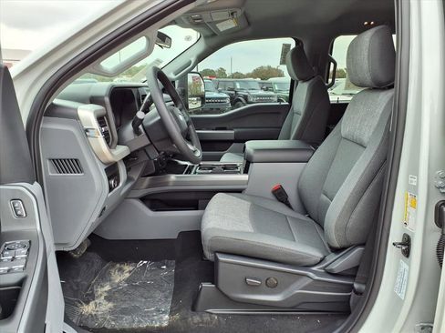 New 2026 Ford F250 XLT w/ FX4 Off-Road Package AWD/4WD image 26